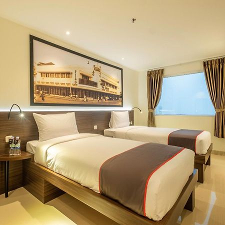Super Oyo Collection O Hotel Pasar Baru Heritage Bandung Exterior photo